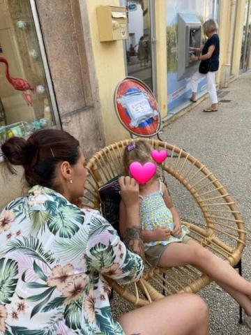 Audrey de Toutes Un Art qui maquille une enfant